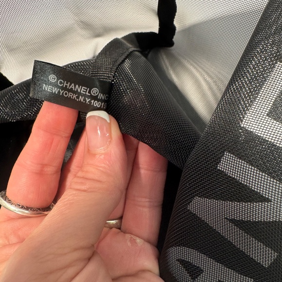 Chanel Mesh Shopping Tote/shoulder bag & mesh makeup pouch~NWOT - Picture 5 of 9